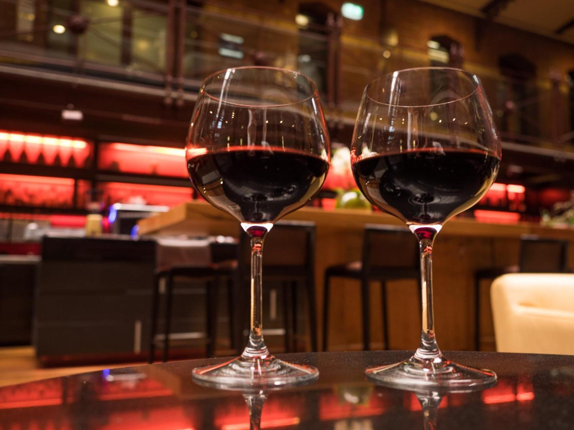 Hotel Intercontinental Melbourne The Rialto By Ihg Exterior foto Wine glasses